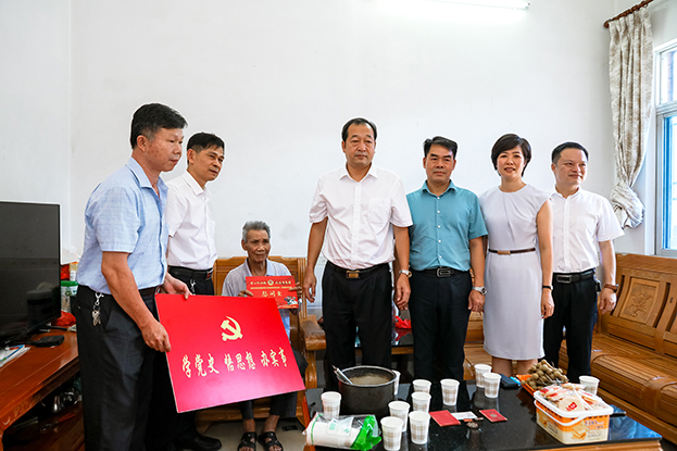 向英雄致敬 好博在线客服联合开展走访慰问抗战老兵活动
